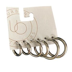 🛑 SOLD 🛑 NWT URBAN OUTFITTERS Silver Hoop Earrings